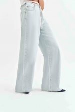 Ámbar Mid Rise Wide Leg Jean - Image 5