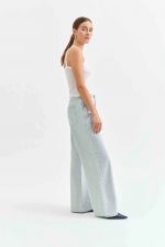 Ámbar Mid Rise Wide Leg Jean - Image 3
