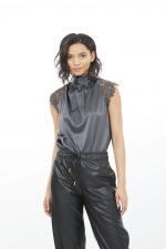 Sacré Lace Top