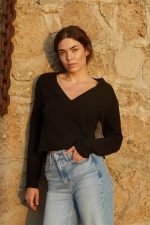 Theory Long Sleeve V-Neck Tee - Image 5
