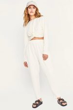 Fina Vita Twist Crop Top - Image 3