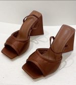 Figure Heels - Image 12