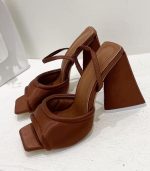 Figure Heels - Image 8